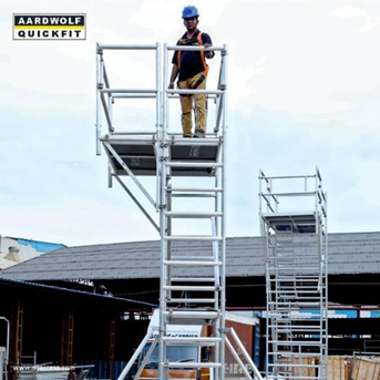 Adjustable aluminium scaffolding